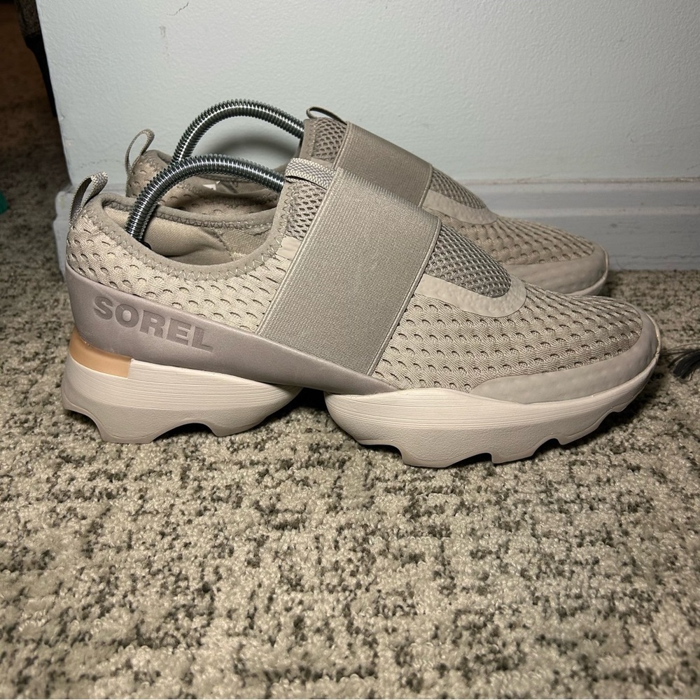 Sorel Dove & Moonstone Kinetic Impact II Strap Shoes Size 11